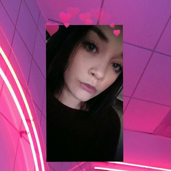 Meet your Posher, Emma - Picture 1 of 1